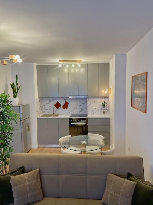 Studio Flat In The City Center Tirana Exterior foto