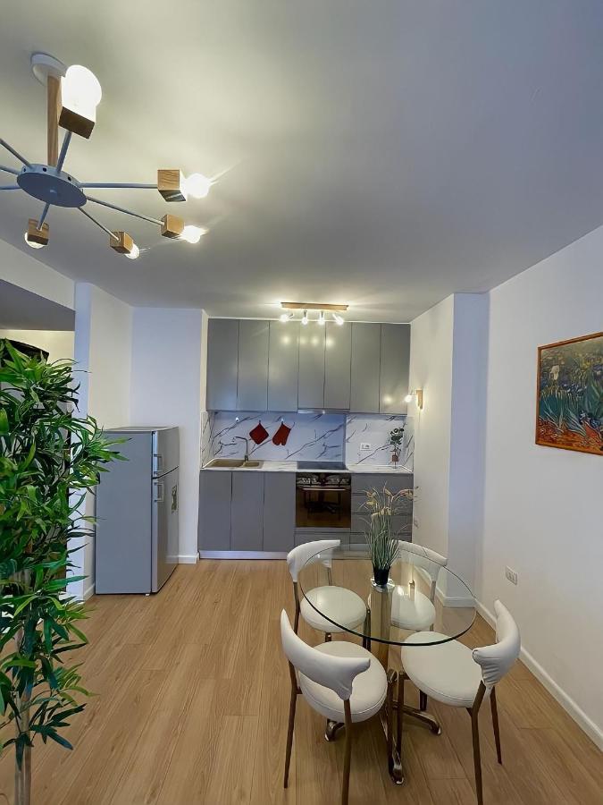 Studio Flat In The City Center Tirana Exterior foto